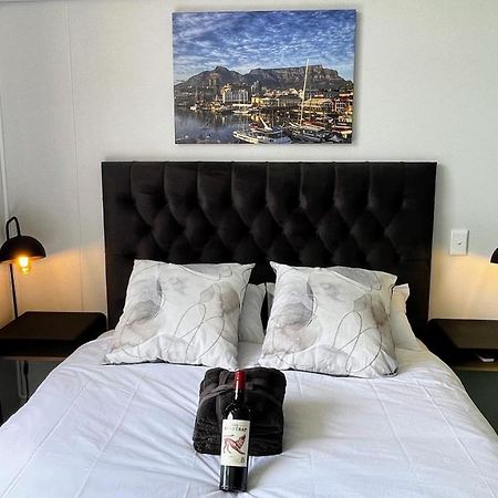 Modern Luxury Studio With Breathtaking City Views - No Load Shedding Cidade Do Cabo Exterior foto
