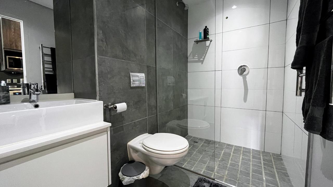 Modern Luxury Studio With Breathtaking City Views - No Load Shedding Cidade Do Cabo Exterior foto