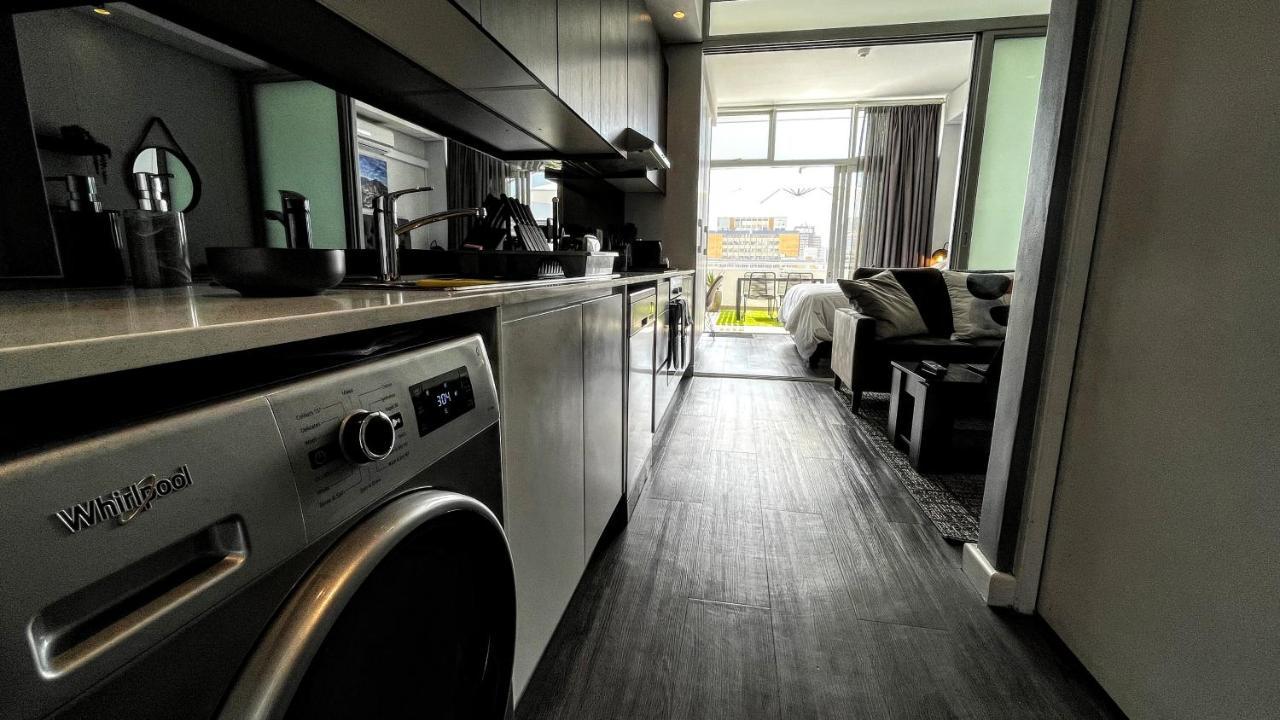 Modern Luxury Studio With Breathtaking City Views - No Load Shedding Cidade Do Cabo Exterior foto