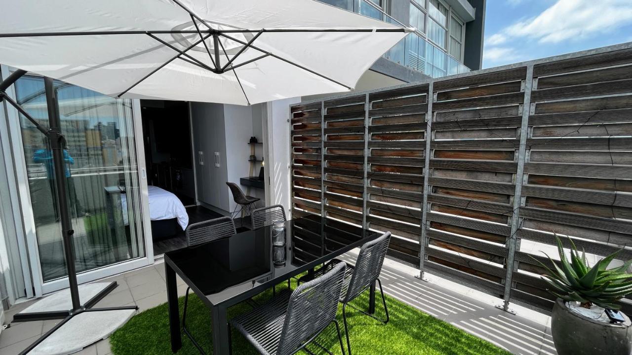 Modern Luxury Studio With Breathtaking City Views - No Load Shedding Cidade Do Cabo Exterior foto
