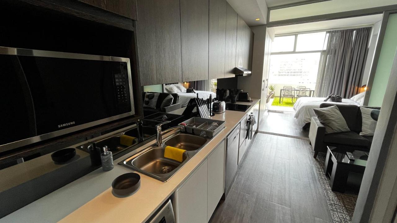 Modern Luxury Studio With Breathtaking City Views - No Load Shedding Cidade Do Cabo Exterior foto