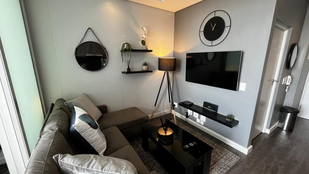 Modern Luxury Studio With Breathtaking City Views - No Load Shedding Cidade Do Cabo Exterior foto