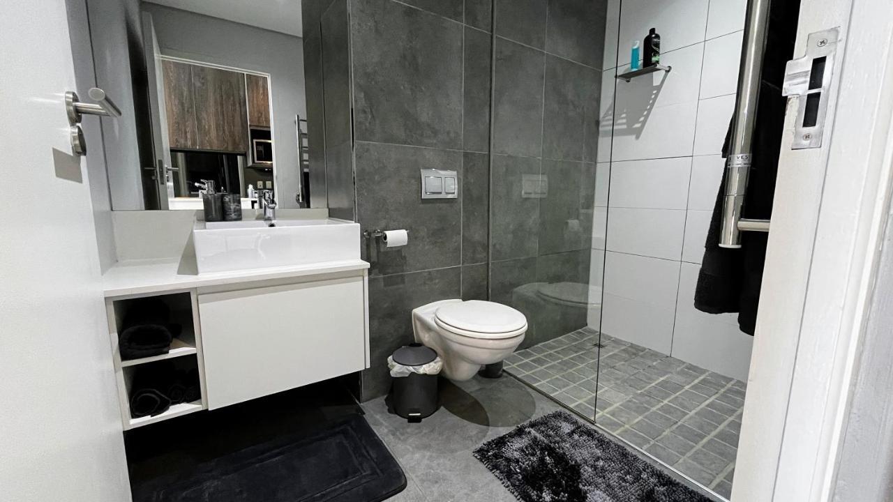 Modern Luxury Studio With Breathtaking City Views - No Load Shedding Cidade Do Cabo Exterior foto